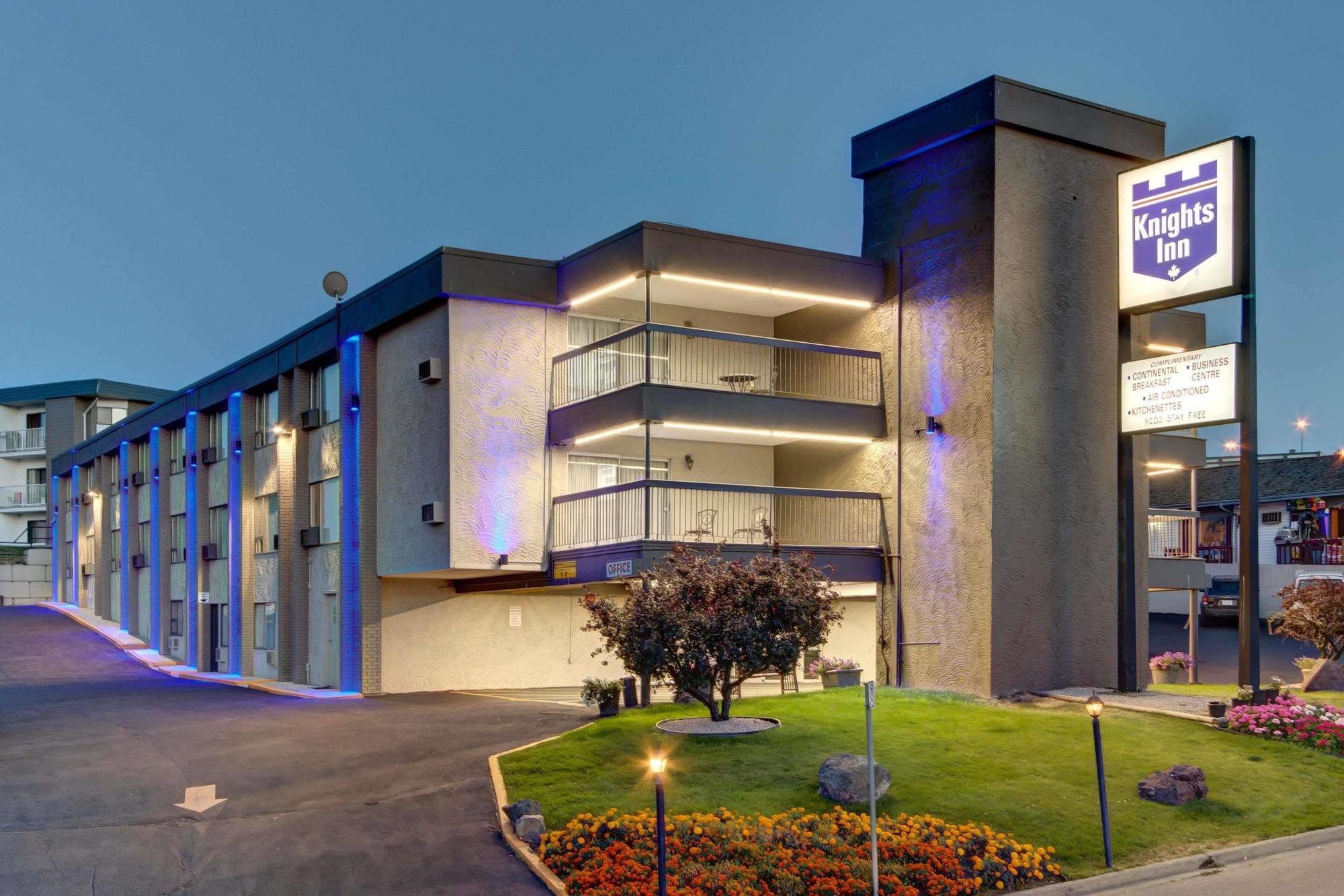 Knights Inn Kamloops Exterior photo